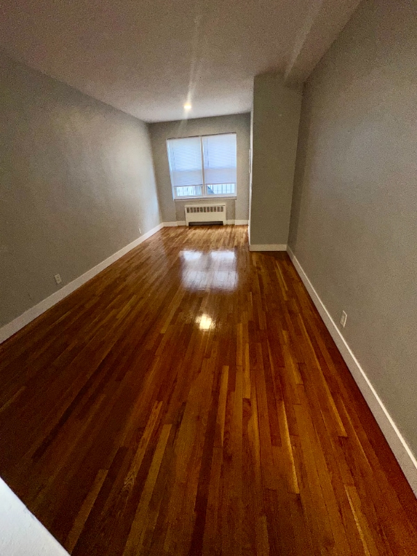 Building Photo - 85 Easton Ave