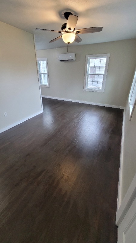 Photo - 208 W Chester St