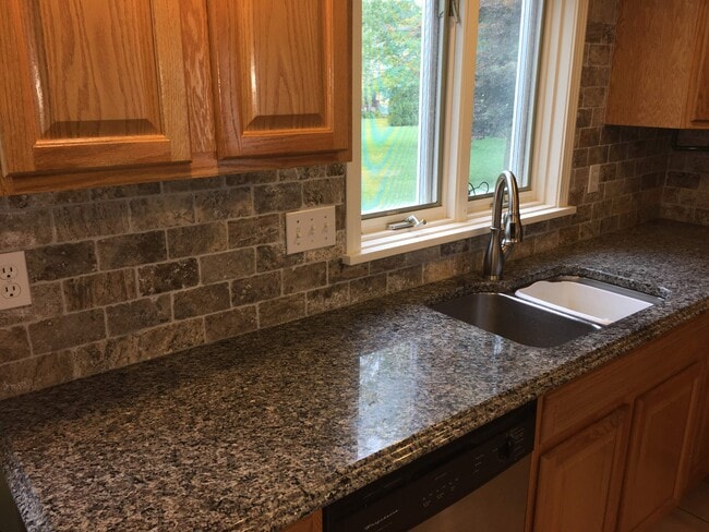 Photo - 122 Guygrace Ln