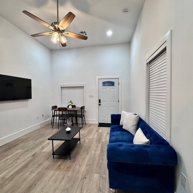 Photo - 2809 Third St Unit 2811 Third Street