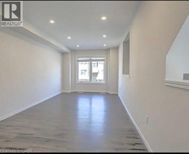 Photo - 750 Lawrence St