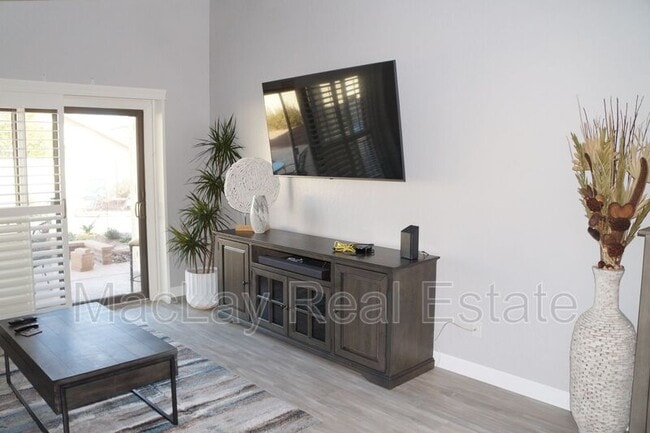 Photo - 13031 S 46th Way