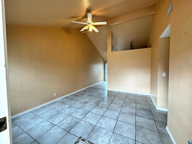 Photo - Nice 3 Bedroom 2 Bath in Gated Coppertree ...