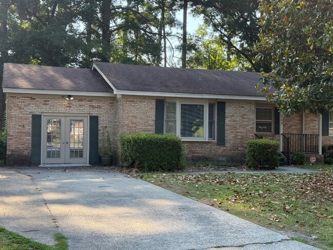 Photo - 209 Allendale Dr
