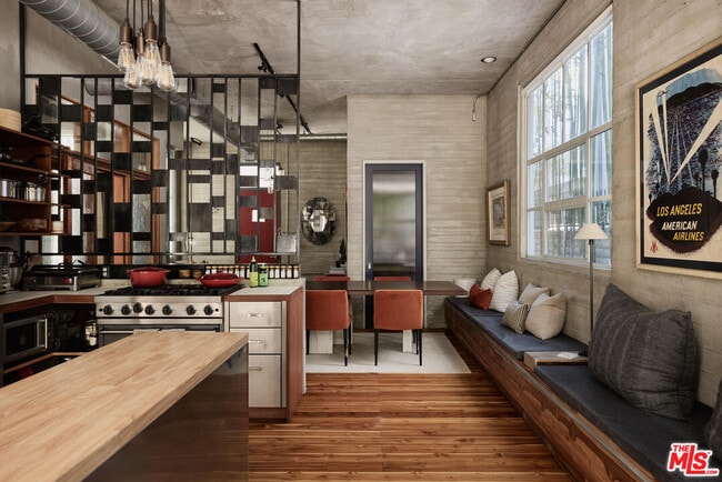 Building Photo - 710 Orlando Ave Unit 103