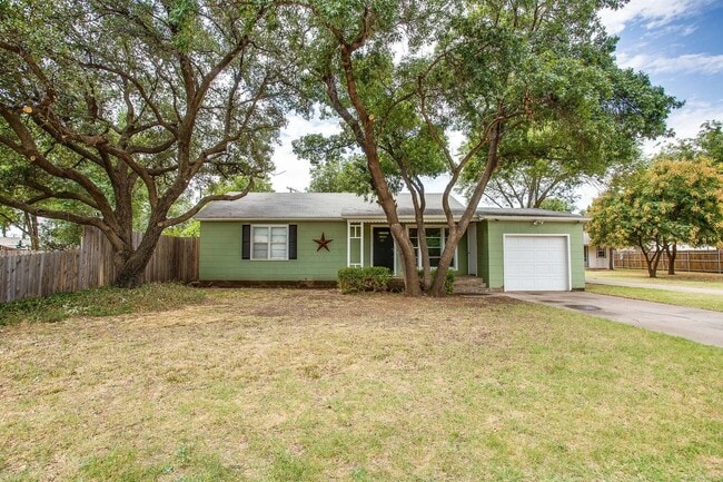 Building Photo - Pre Leasing for fall 2026! 2/1 in Tech Terrace