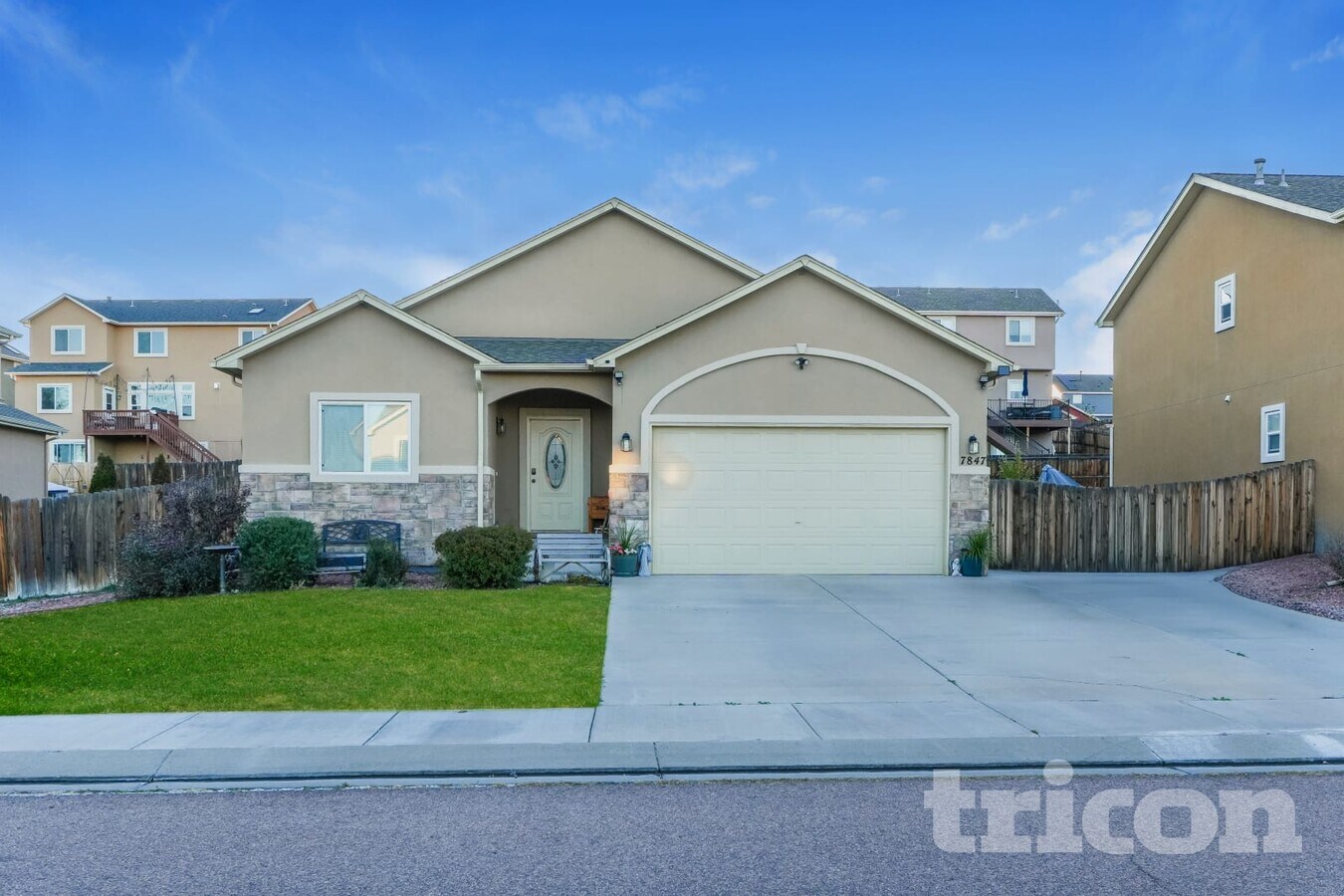 Photo - 7847 Dutch Loop