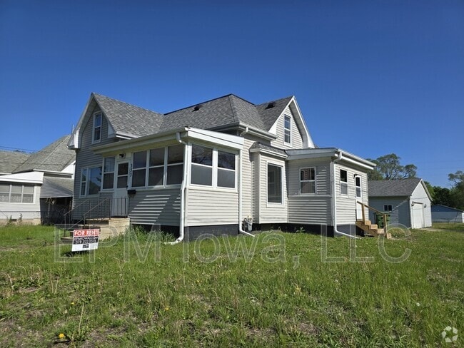 Building Photo - 333 Cottage St Rental