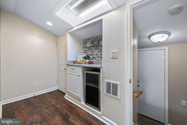 Photo - 926 W Pratt St