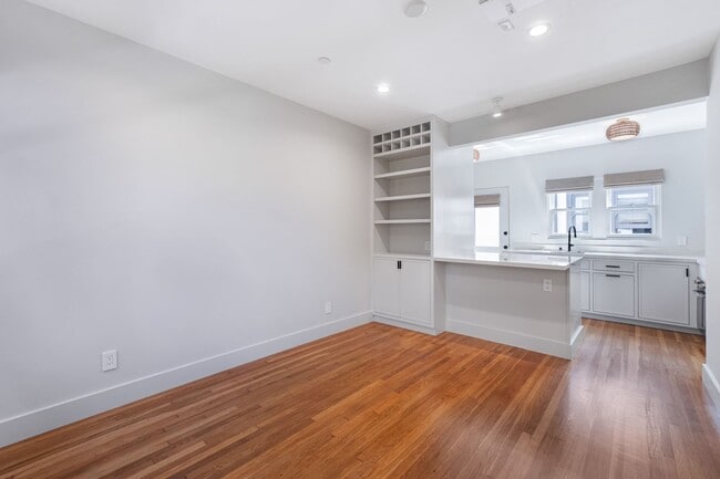 Photo - Beautiful 1 bed / 1 bath bungalow-style apartment now available! Unit 2545