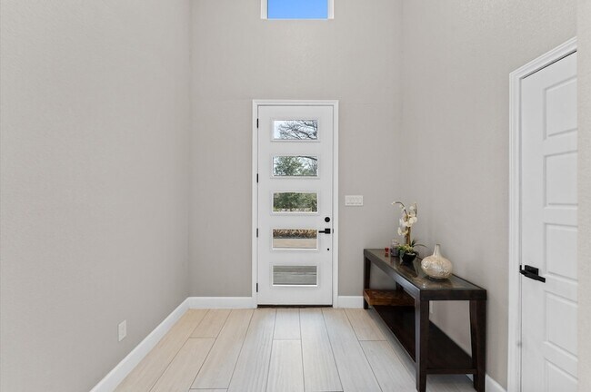 Photo - 1425 Adkins Rd