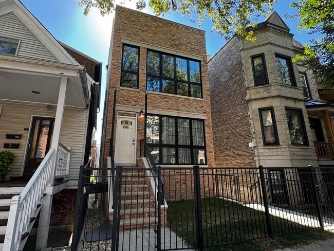 Building Photo - 2425 W Cortez St Unit G