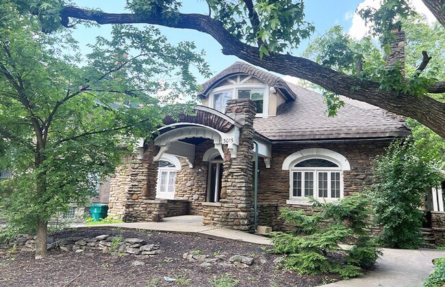 Building Photo - 3015 Clifton Ave Unit 3015-01