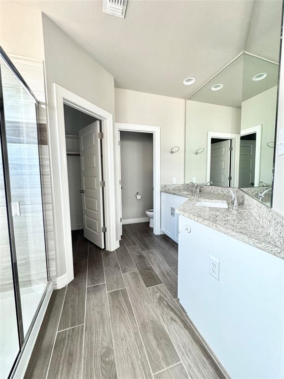 Photo - 105 Everett Ct