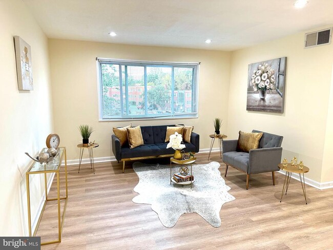 Photo - 3829 Hamilton St Unidad E-301