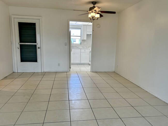 2895 Crosley Dr W Unidad C