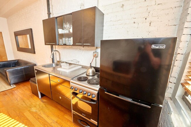 Photo - 170 Elizabeth St