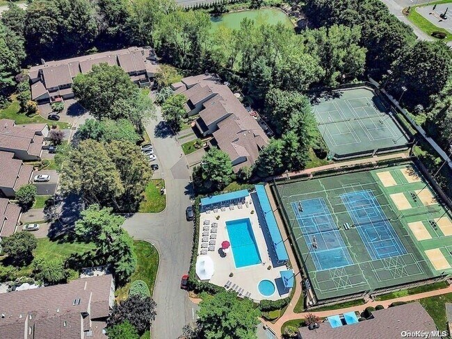 Building Photo - 124 Foxwood Dr