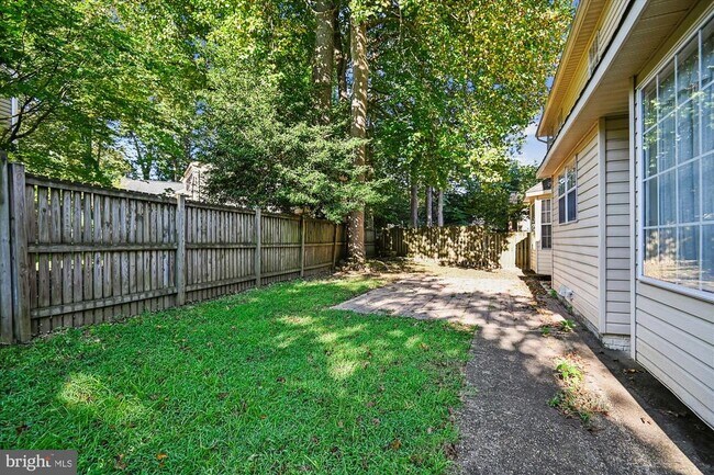 Photo - 2111 Crossgate Dr