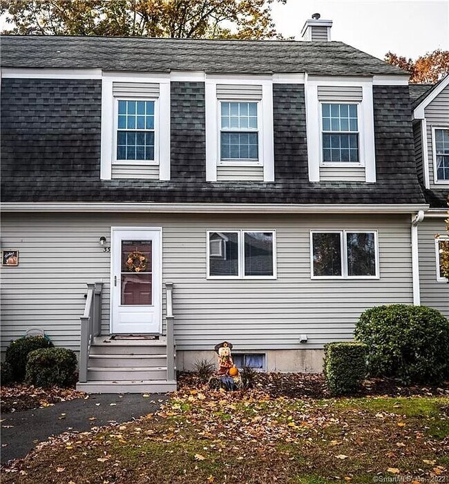 214 Alps Rd Townhome Townhome Rental in Branford CT