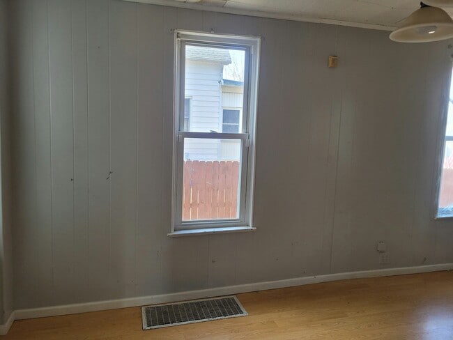 Photo - 505 E Virginia Ave