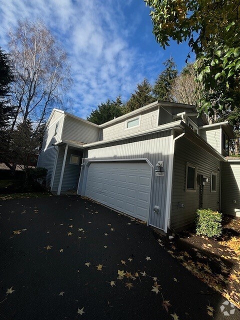 Building Photo - Arbors of Des Moines Rental