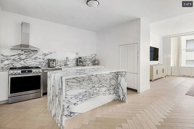 Photo - 55 Wall St Unit 2732