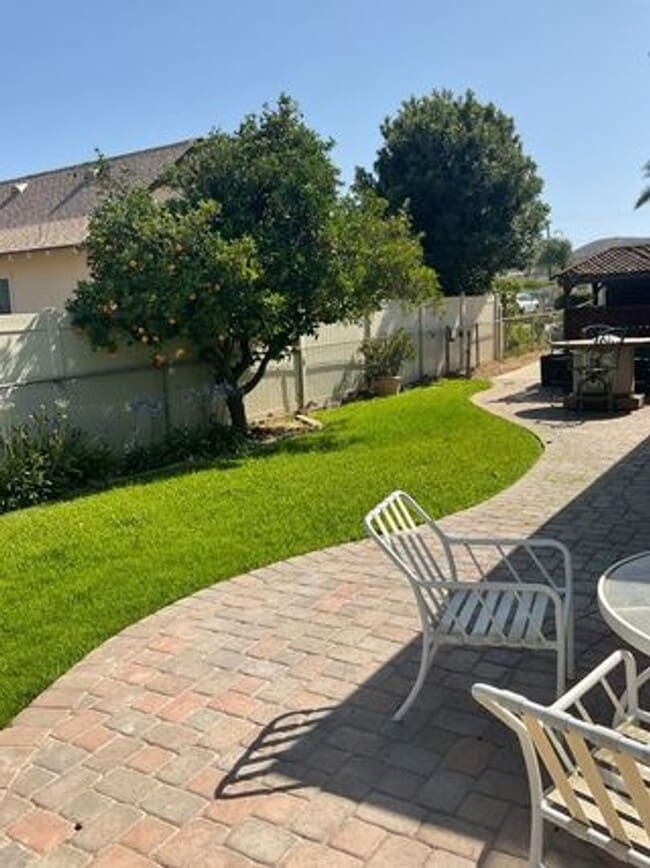 Photo - 5 bed 2 Bathroom in Riverside