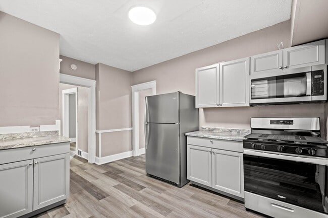 Building Photo - Stunning 3 bedroom home in Aliquippa available May 1!