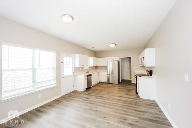 Photo - 3302 Summer Brooke Ln