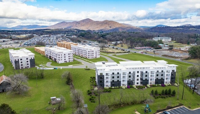 East Pointe Luxury Apartments