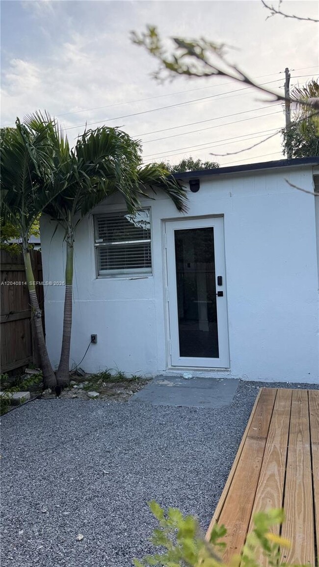 Building Photo - 7025 NW 5th Ave Unit 2