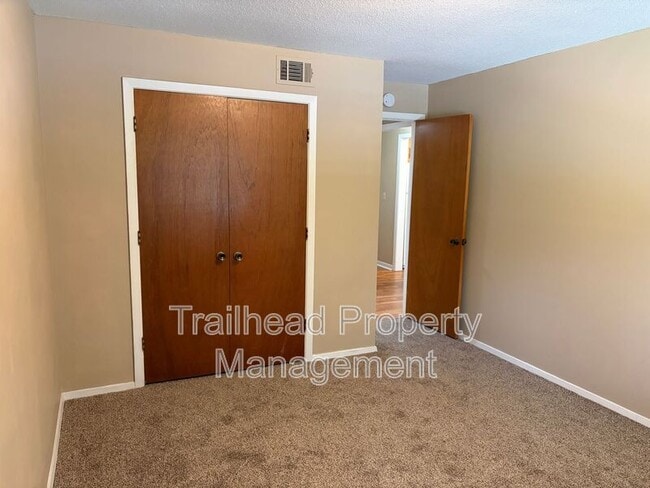 Photo - 5884 W 58th St