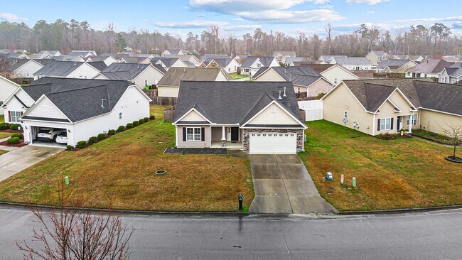 Photo - 211 Lynden Ln