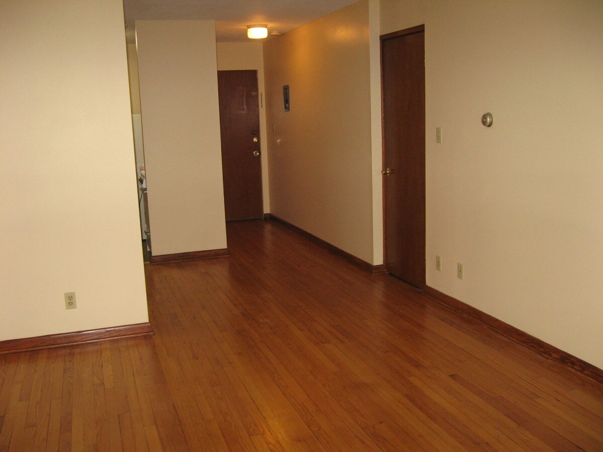 Photo - 914 N Court St, Rockford ILL 61103