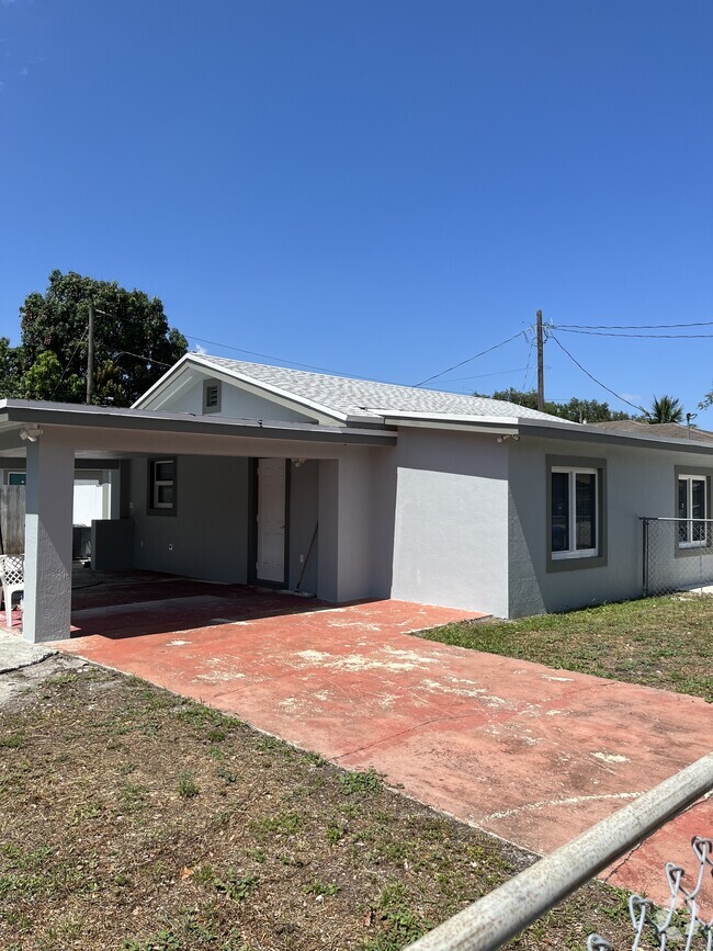 Building Photo - 2379 NW 102nd St Rental