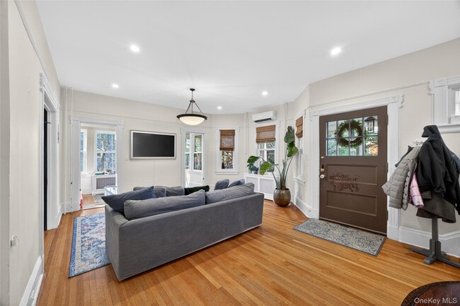 Photo - 121 Morris Ave