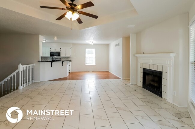 Photo - 820 NE Aaron Dr