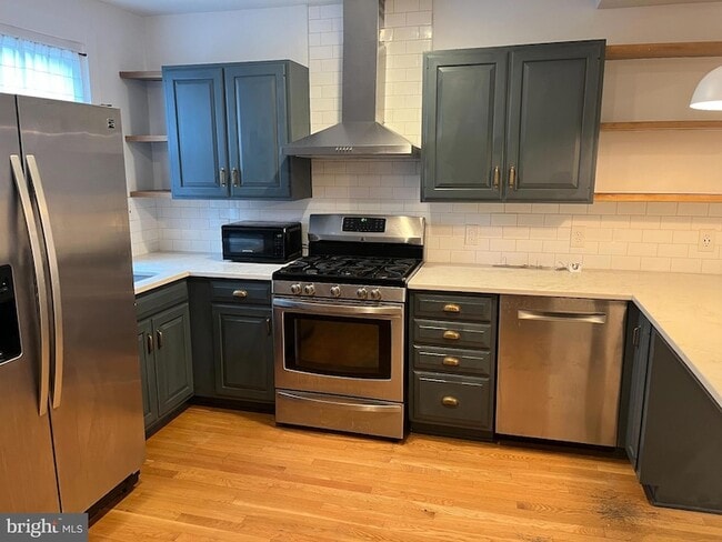 Photo - 1231 W 37th St