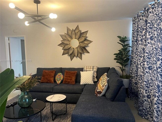 Photo - 5225 Collins Ave Unit 914