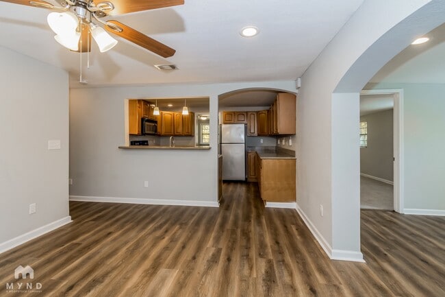 Photo - 2039 Ashland St