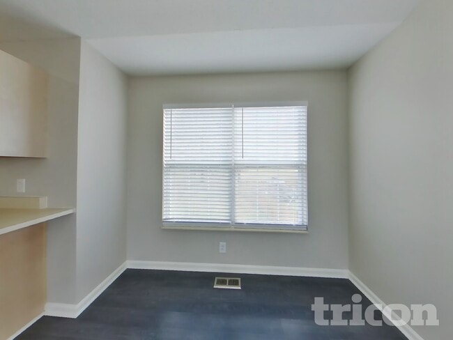 Photo - 716 Sweetwater Cir