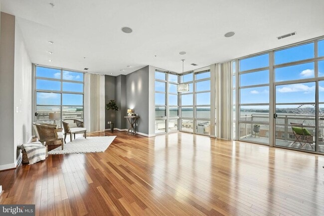 Building Photo - 157 Fleet St Unit 1102 Rental