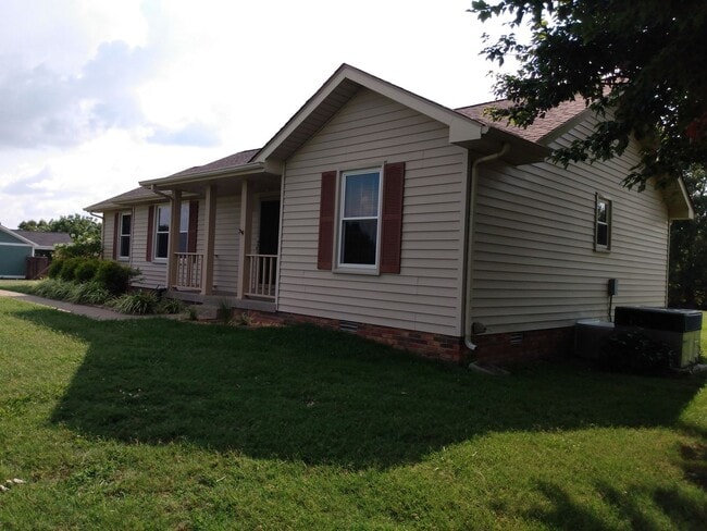 Photo - 2640 Holt Ln