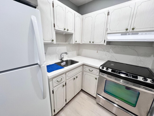 Photo - 3550 NW 8th Ave Unit 612