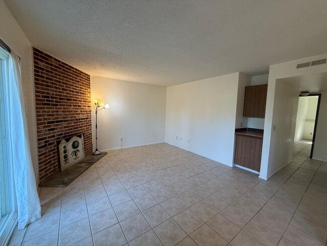 Photo - 2 Bedroom 2 Bathroom Sits Right on the Sho...