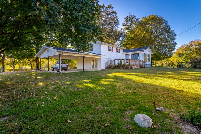 Photo - 1085 Manning Mill Rd