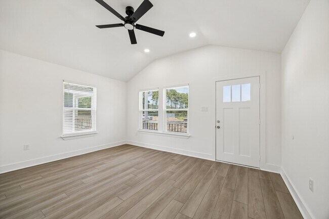 Photo - 22837 E Community Dr Unit 2 - 2 bed