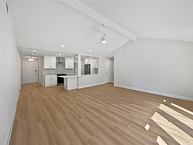 Photo - 5742 Ludington Dr