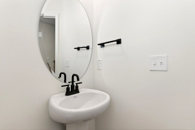 Photo - Modern and Charming 3-Bedroom Cul-de-Sac Home in Clayton!